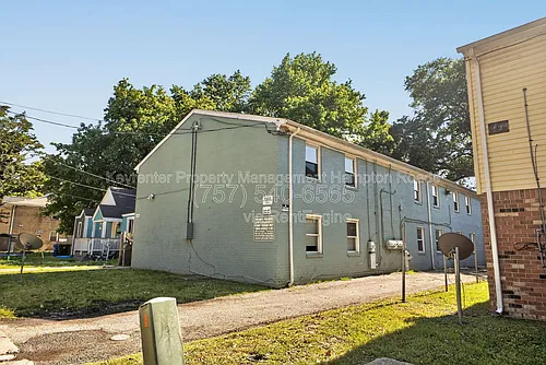 6249 Alexander St Photo 1