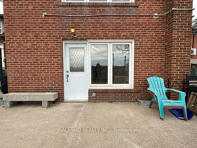 23 Redhill Ave #LOWER