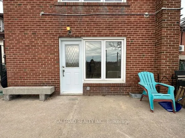 23 Redhill Ave, Toronto, ON M6E 2C2