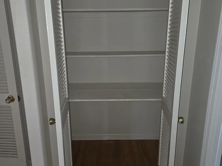 100 N Ogle Ave #3 — Photo 7