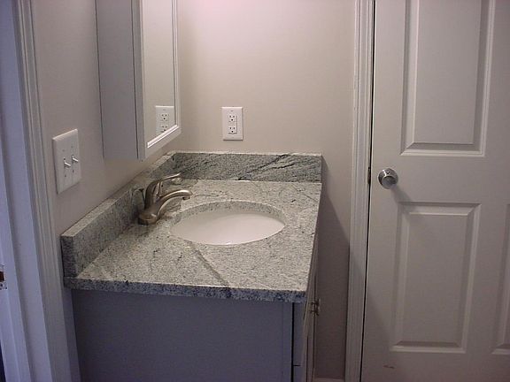 4th image of 111 E Main St