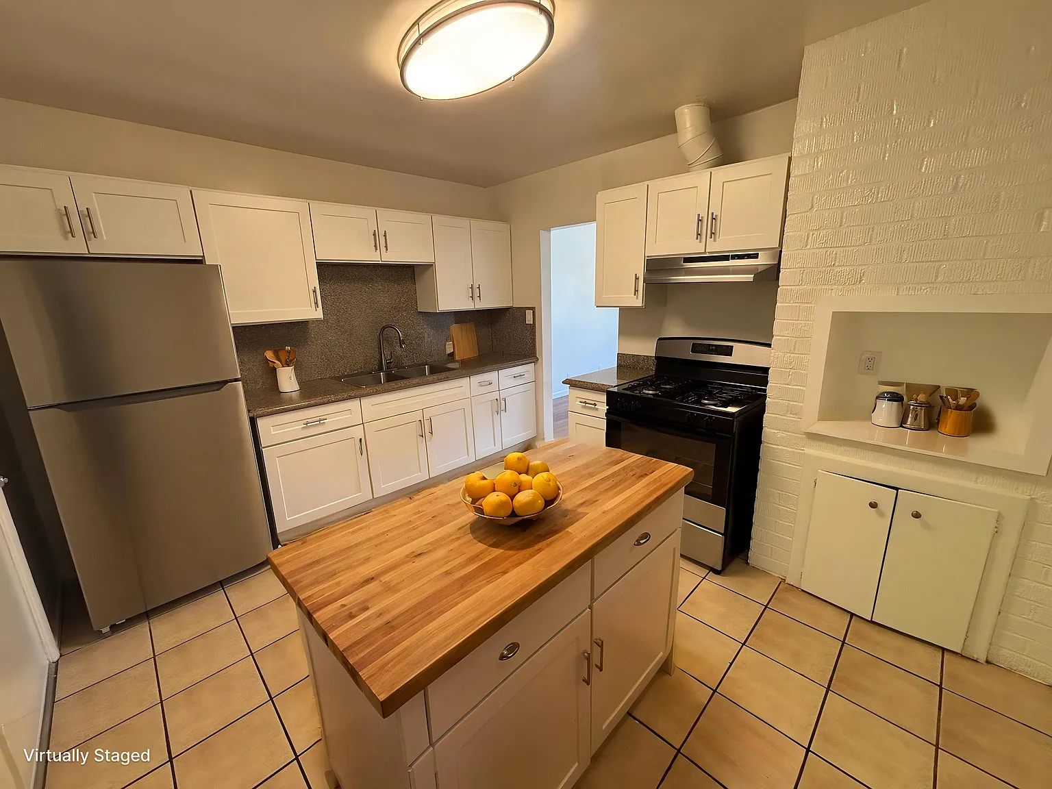 2 bed, 730 sqft, $2,395 — Photo 2