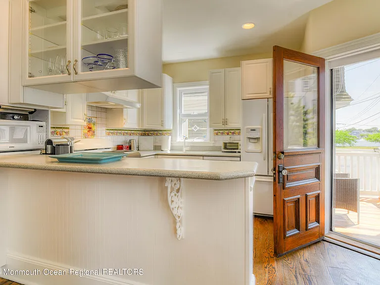 16 Abbott Ave — Photo 13