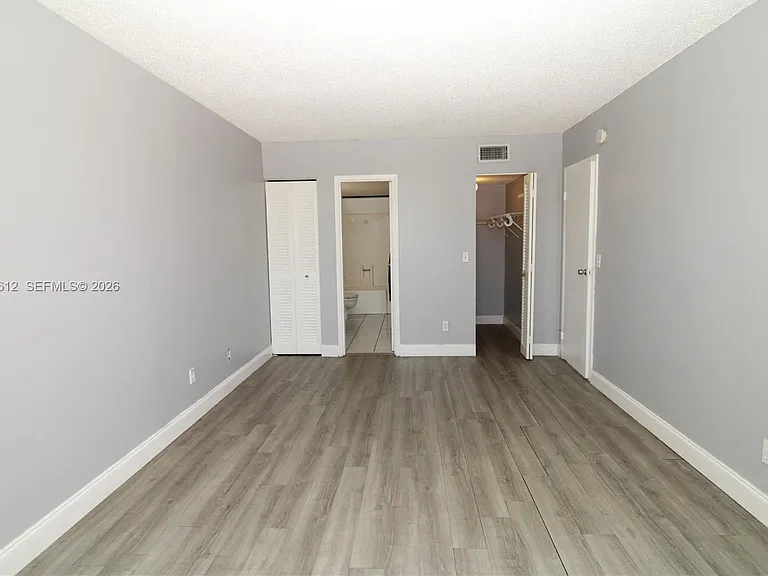 13499 Biscayne Blvd #412 — Photo 7