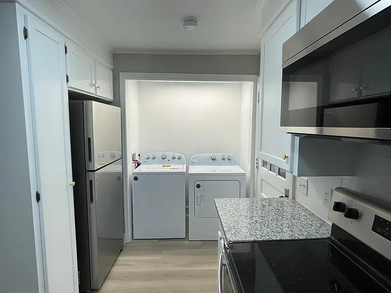 Kitchen & Laundry