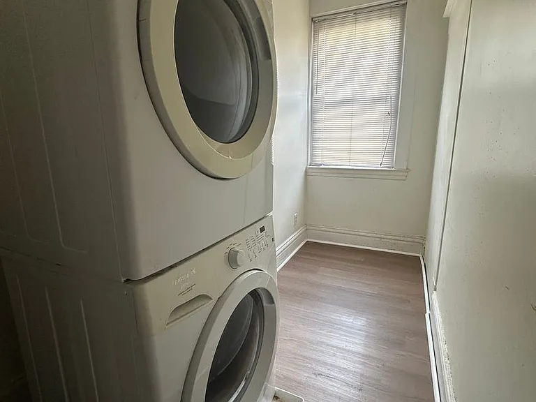 2331 E Carson St — Photo 13