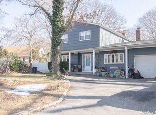 184 W End Ave, Shirley, NY 11967
