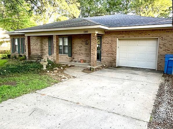 1300 Lockwood Dr