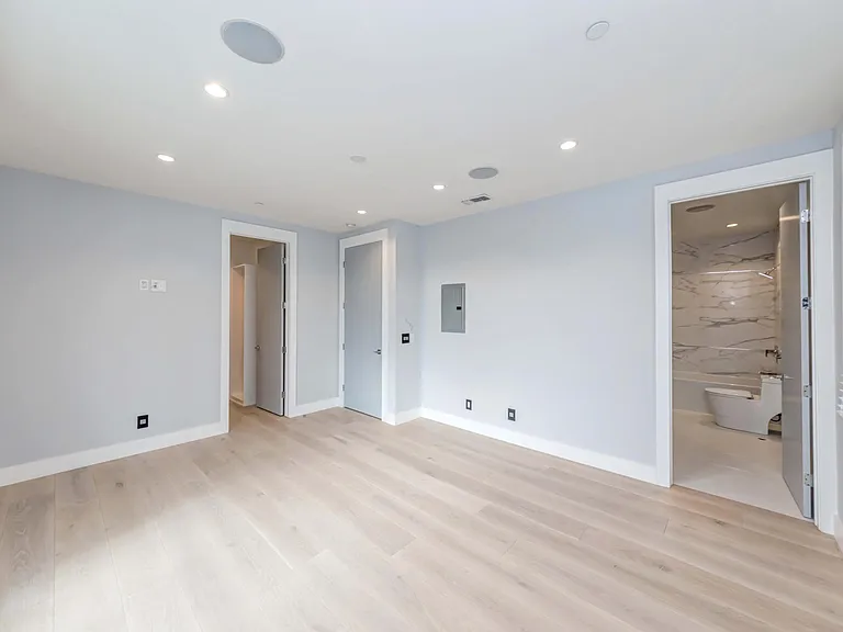 18538 Amie Ave — Photo 9