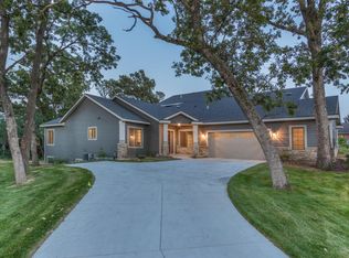 812 Panorama Cir NW, Rochester, MN 55901