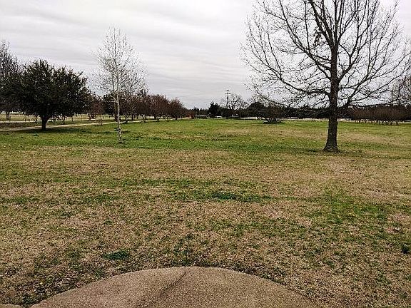 4th image of 5009 Lakeview Dr