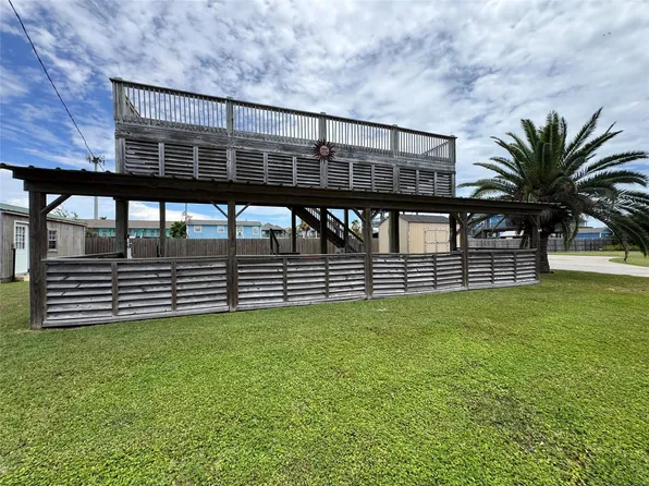 974 Alma, Crystal Beach, TX 77650