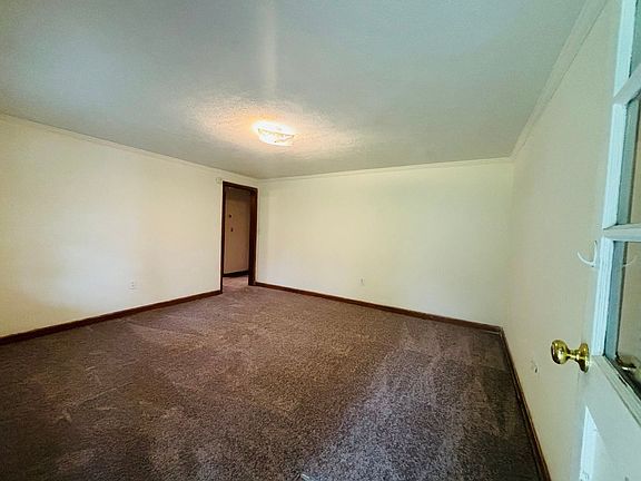 4th image of 208 Broce Dr #3