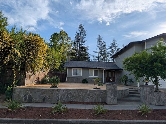 4th image of 1629 Chapman Way