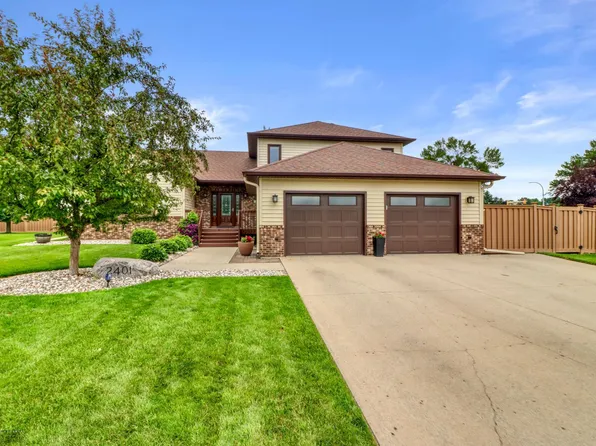 2401 Victoria Rose Dr S, Fargo, ND 58104