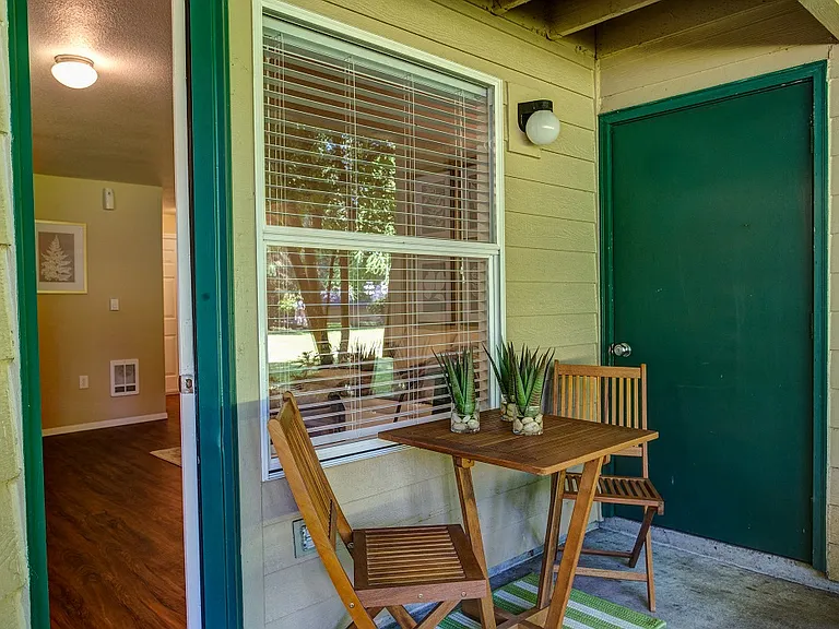 Commons at Creekside Apartments — Photo 26