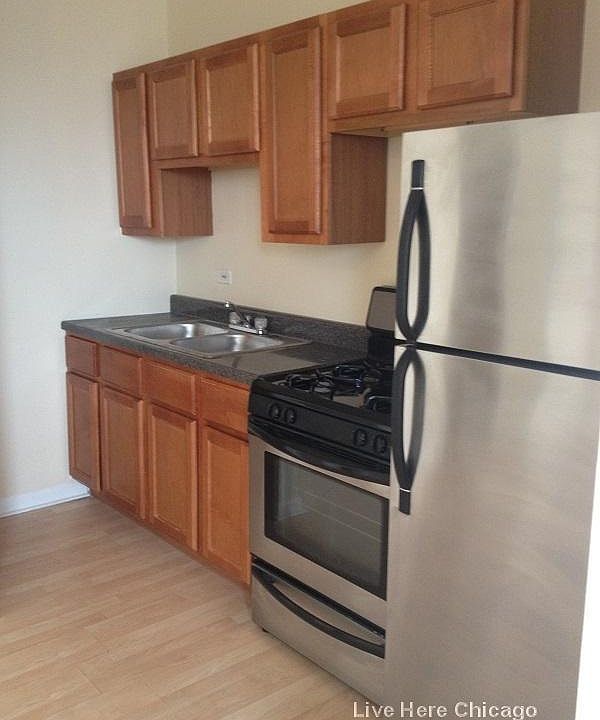 2nd image of 5800 N Kenmore Ave #206