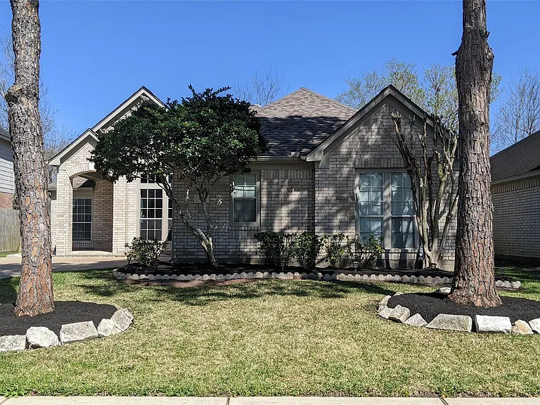 3519 Deerbrook Ct — Photo 2