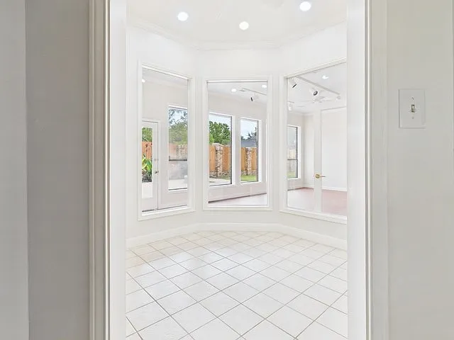1178 Oval Dr — Photo 16