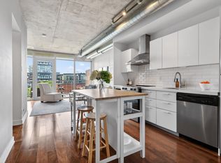340 McLeod St, Ottawa, ON K2P 1A4