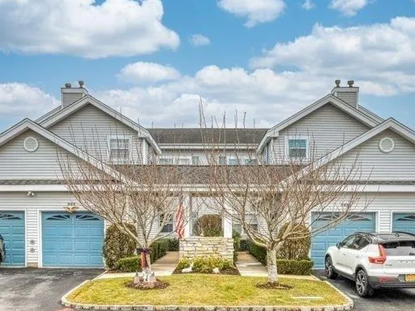 523 Highland #523, Moriches, NY 11955