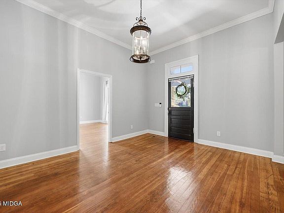 4th image of 243 Cleveland Ave