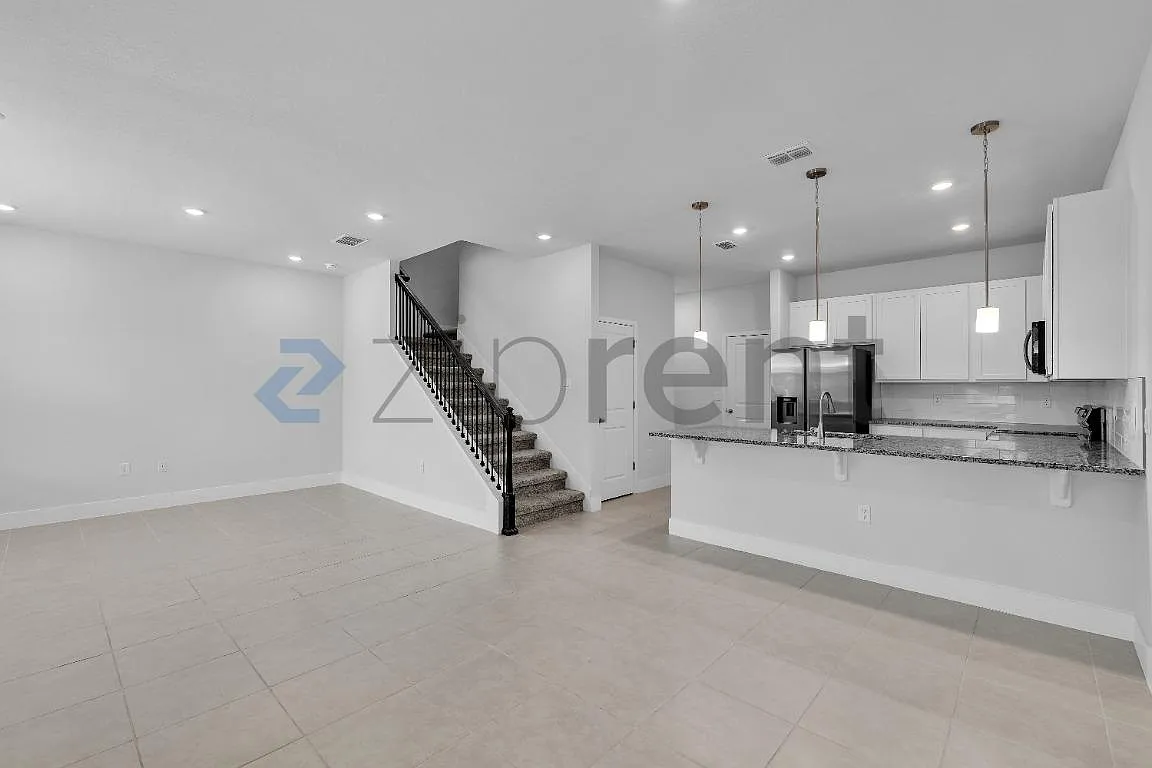 3 bed, 2.5 bath, 1777 sqft, $2,145 — Photo 3