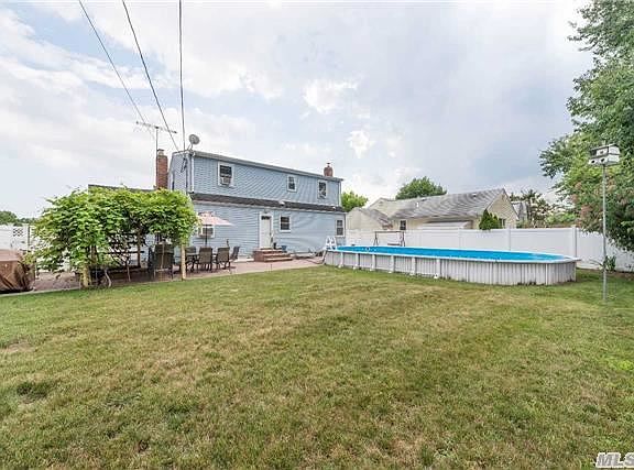 2nd image of 85 Woodbine Dr N