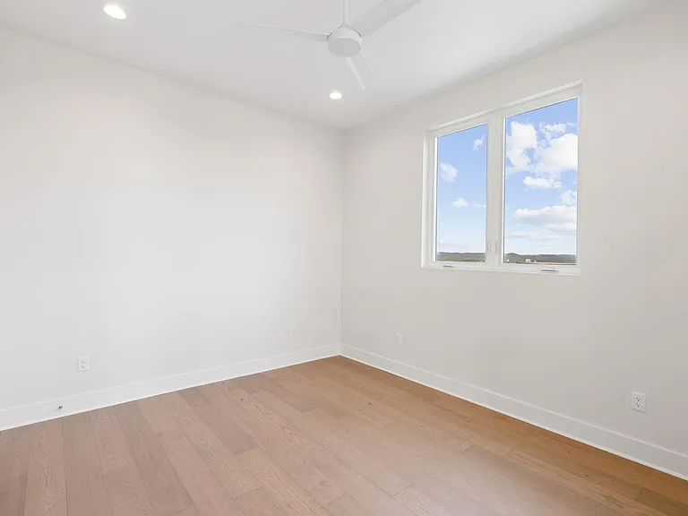 Bedroom 4 - great flex/office space (4th Floor)
