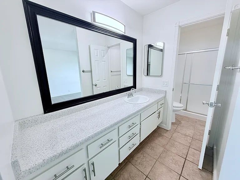 Spacious Master Bathroom Unit 38