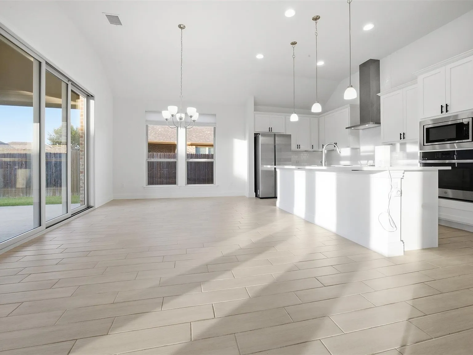 4 bed, 3.5 bath, 2933 sqft, $3,100 — Photo 3