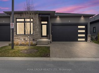 8974 Willoughby Dr #8, Niagara Falls, ON L2G 0Y7