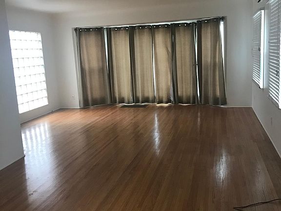 Spacious living room