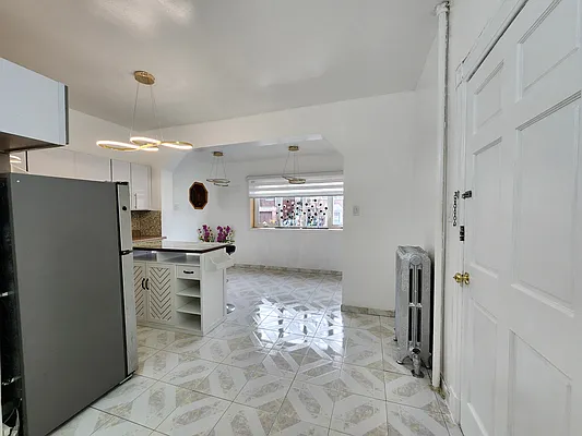 Rented by Astoria Realty | media 1