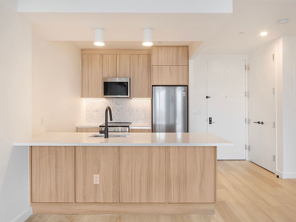 1st image of 1010 Pacific St House 217