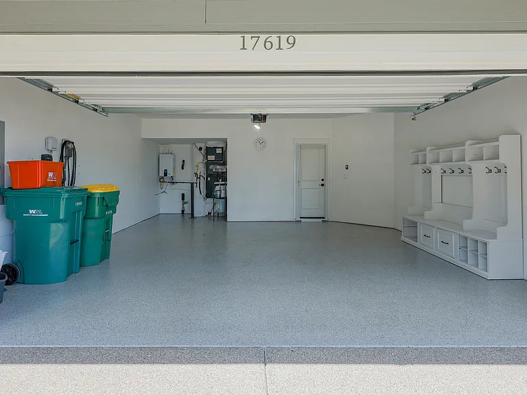 17619 SW Sunview Ln — Photo 6
