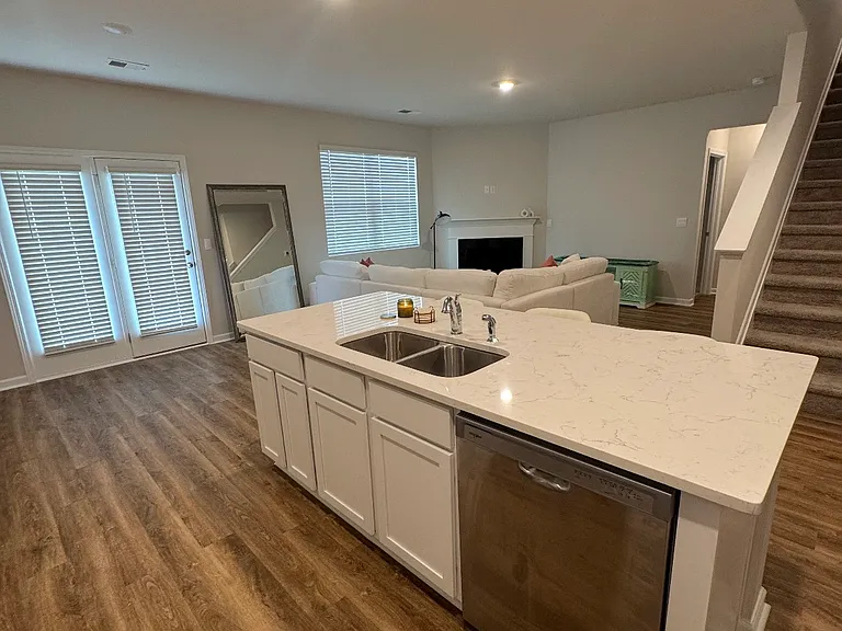 272 Abbott Rd — Photo 10