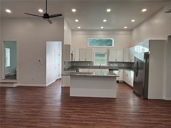 3rd image of 8 Welton Ave