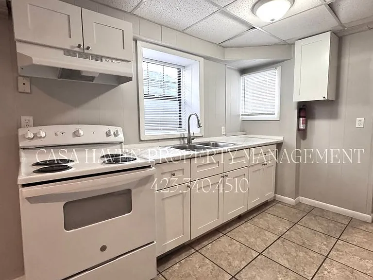Limited-Time Special: All Utilities Included + First Month FREE with a 13-Month Lease! — Photo 3