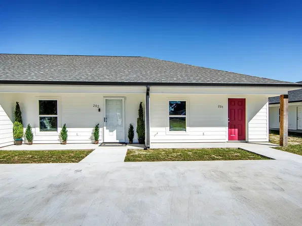 1300 Lafourche Dr #305, Thibodaux, LA 70301