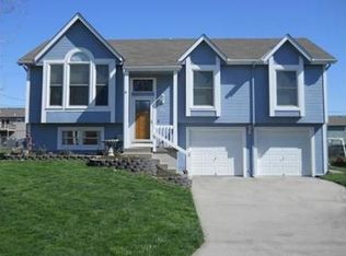 231 Edgewood Dr, Wellsville, KS 66092