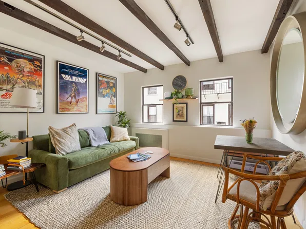 309 West 20th Street image 1 of 6