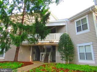 6011 Rosebud Ln APT 202, Centreville, VA 20121