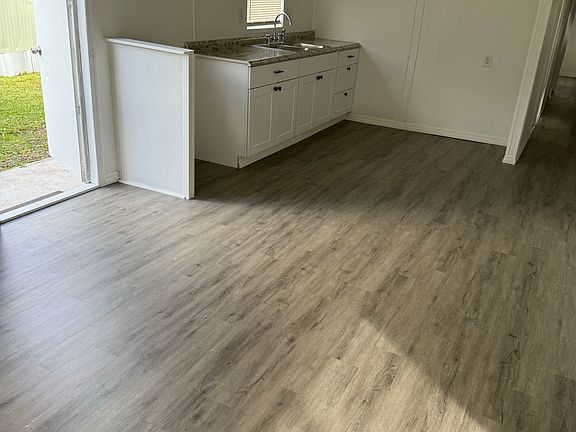 4th image of 405 Union Dr #12