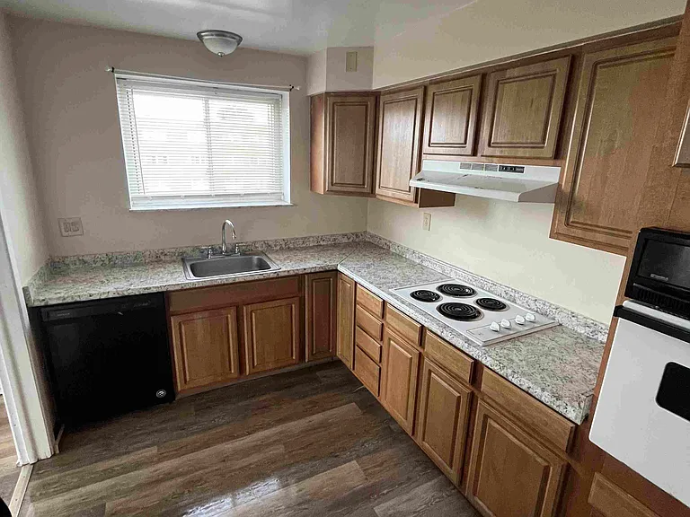 Drake kitchen