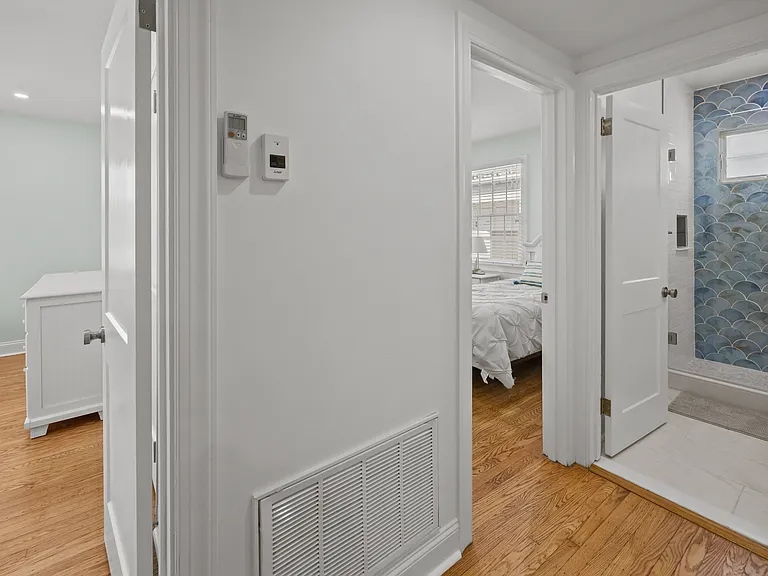 8805 Monmouth Ave — Photo 18