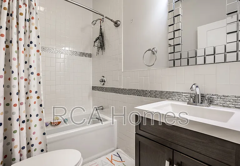 1547 Hoyt Ave — Photo 14