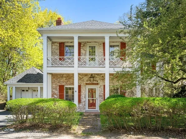 25 Westfield St, Dedham, MA 02026