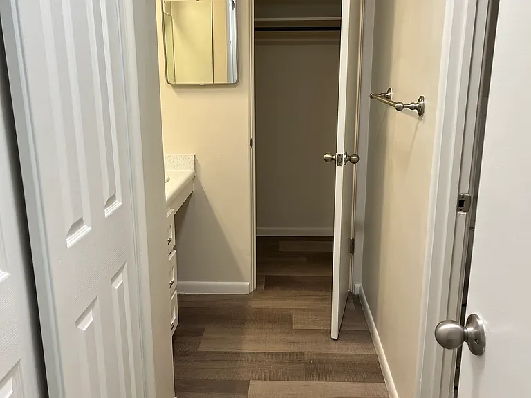 Virginia Mae Apartments — Photo 5