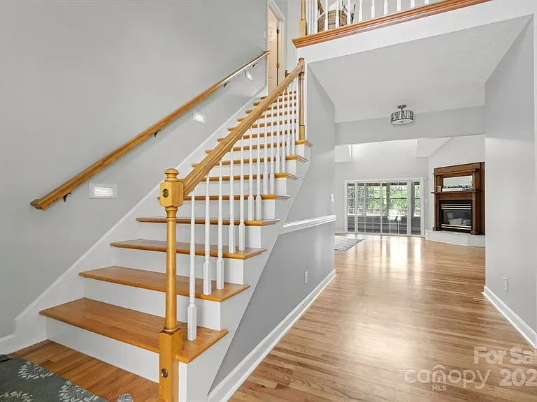 113 Caldonia Dr — Photo 8